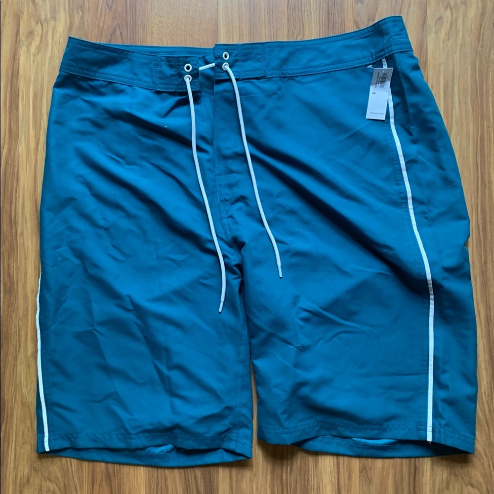 💚NWT Men’s boardshorts💚